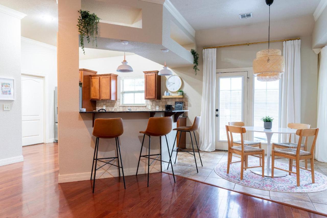 فاييتفيل، كارولاينا الشمالية Cottage Getaway - Quiet Cottage Charm Near U Of A المظهر الخارجي الصورة