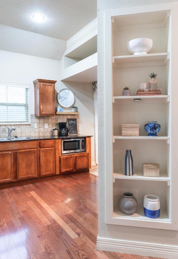 فاييتفيل، كارولاينا الشمالية Cottage Getaway - Quiet Cottage Charm Near U Of A المظهر الخارجي الصورة