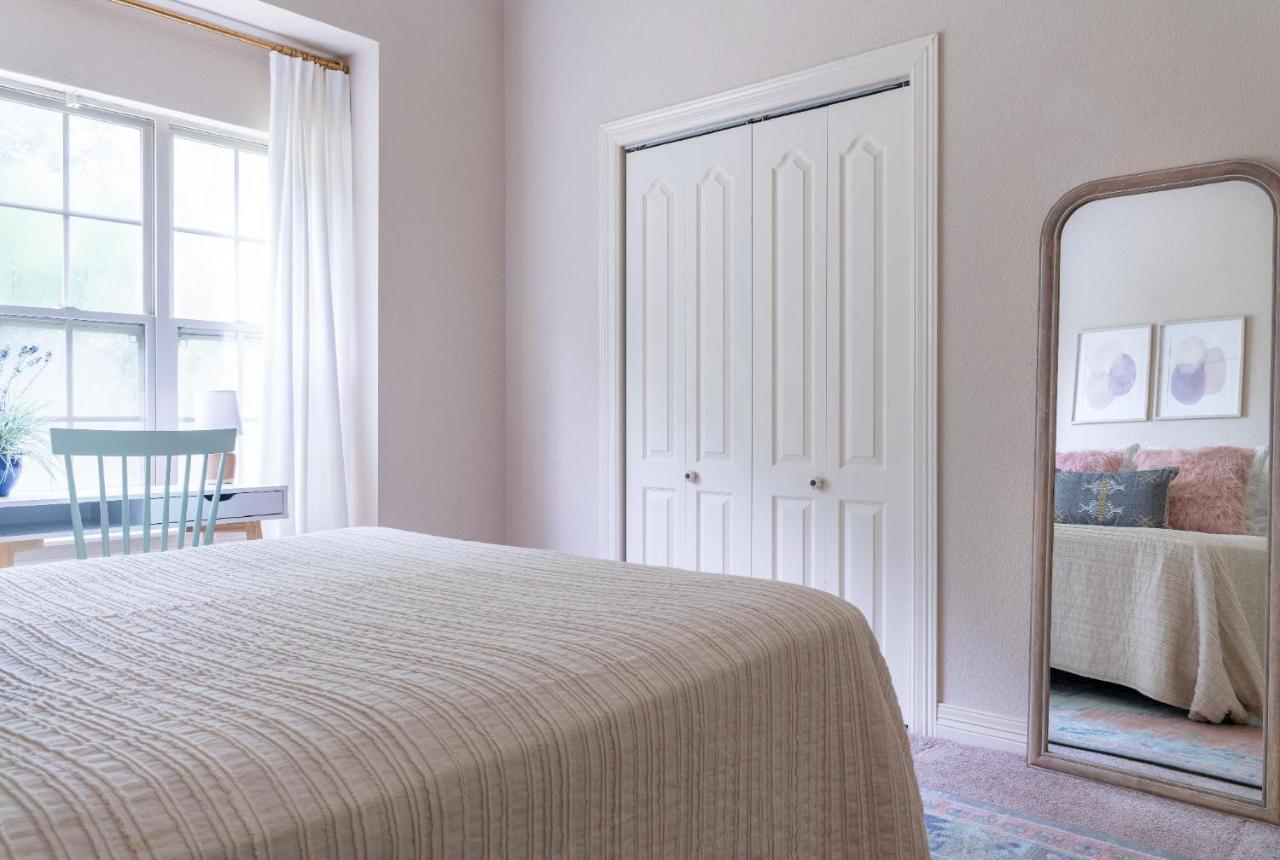 فاييتفيل، كارولاينا الشمالية Cottage Getaway - Quiet Cottage Charm Near U Of A المظهر الخارجي الصورة