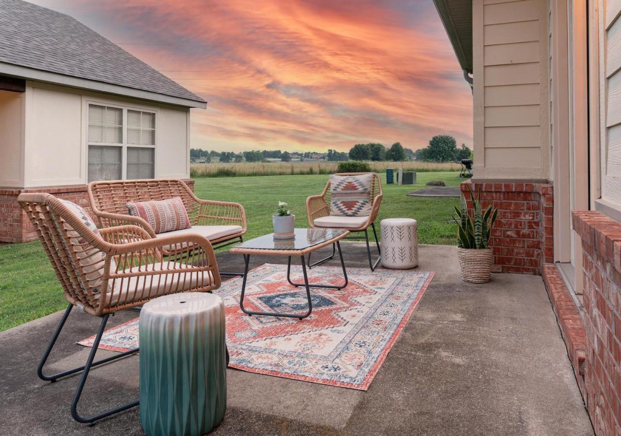 فاييتفيل، كارولاينا الشمالية Cottage Getaway - Quiet Cottage Charm Near U Of A المظهر الخارجي الصورة